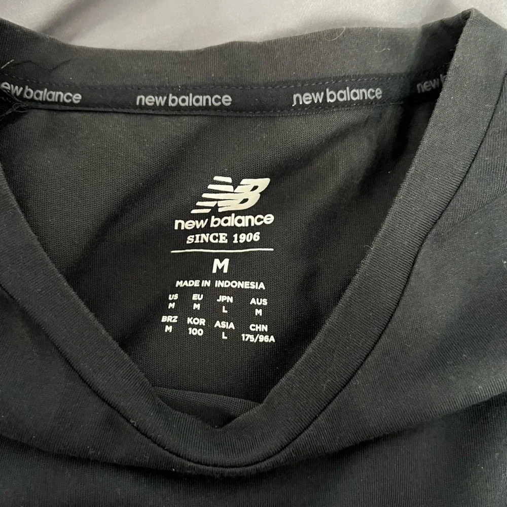 Men’s New balance tshirt - Picture 2 of 4